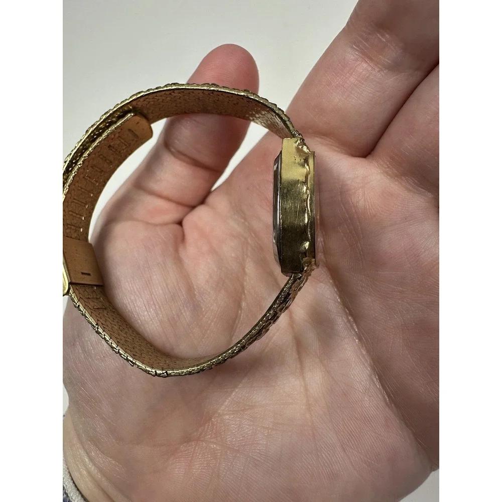 Geneva Gold Nugget Ladies Watch Stainless Steel FLG‎ Clasp 220566 Needs Battery